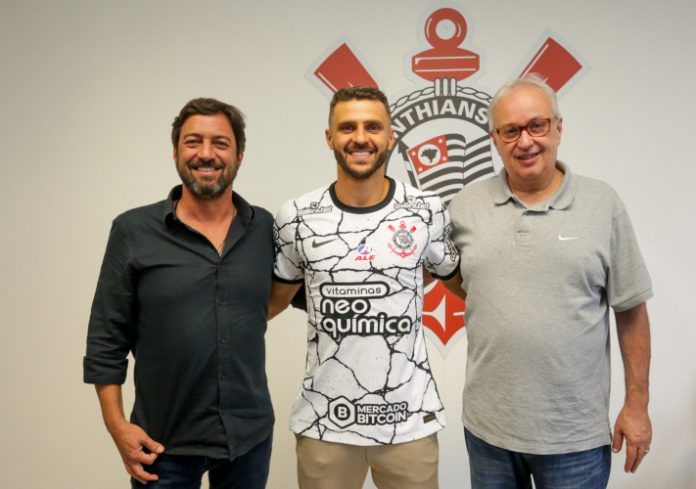 Júnior Moraes é registrado no BID e está livre para estrear pelo Corinthians