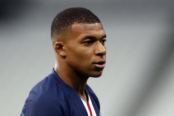 Mbappé sofre pancada em treino e pode desfalcar PSG contra o Real Madrid