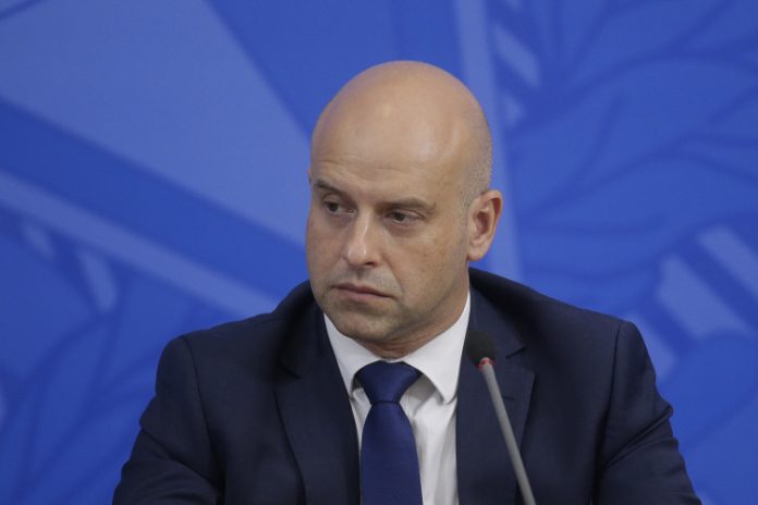 Governo prepara desoneração para modalidades de crédito