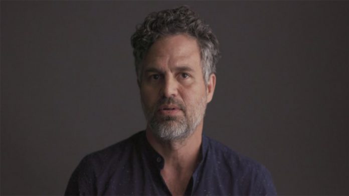 Mark Ruffalo, o Hulk de ‘Vingadores’, faz campanha para jovens brasileiros tirarem título de eleitor