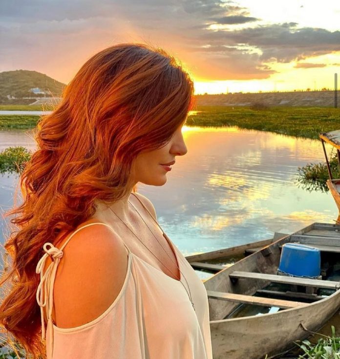 Atriz Mayana Neiva inicia carreira musical com vídeo-manifesto sobre mulheres paraibanas