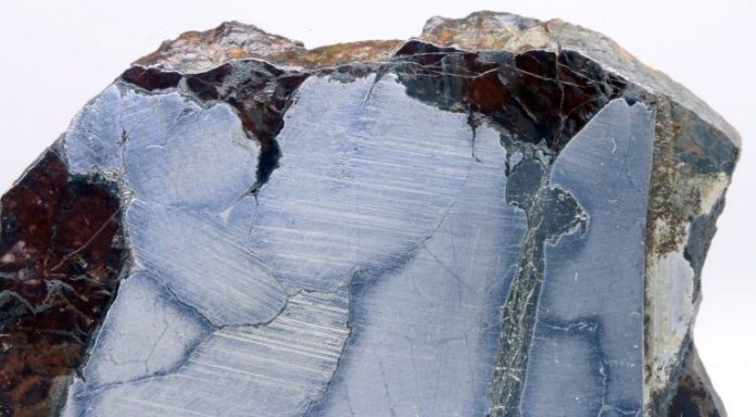 Meteorito é encontrado na Paraíba e Associação tenta manter rocha espacial no estado