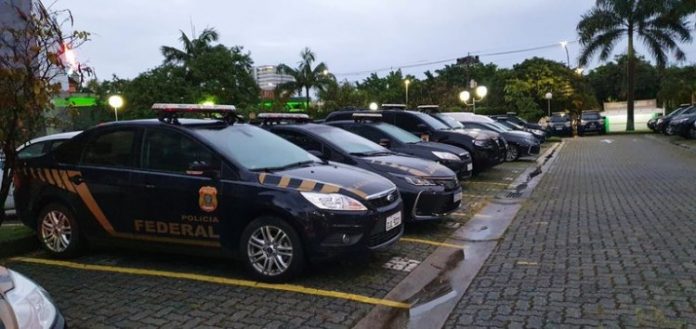 Polícia prende mulher acusada de lavar parte do dinheiro roubado do Banco Central em Fortaleza