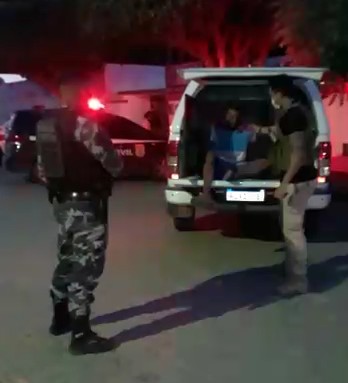 Pai e filho são presos em operação que investiga homicídio, na Paraíba