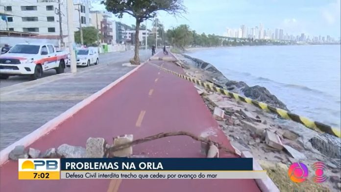 Trecho de ciclovia na praia do Cabo Branco é interditado pela Defesa Civil