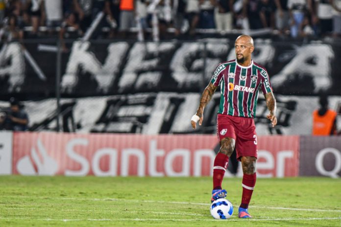 Felipe Melo, do Fluminense, exibe edema e lamenta ausência em decisão contra o Botafogo