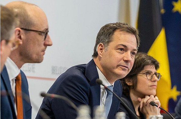 Belgica atrasa em uma década o abandono do uso de energia nuclear