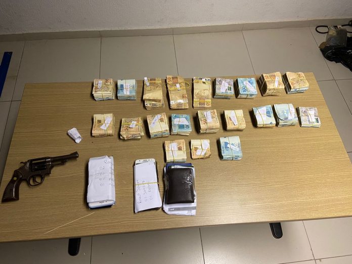 Mulher é presa suspeita de simular próprio sequestro para roubar R$ 150 mil de tio, em João Pessoa