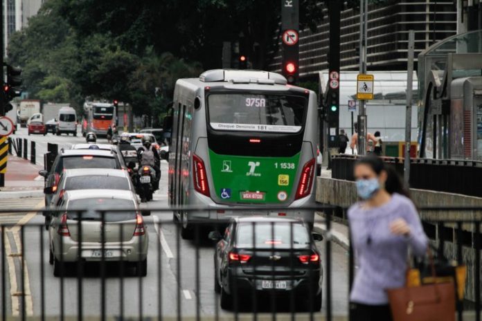Assaltos promovidos por falsos entregadores assustam e paulistanos mudam rotina