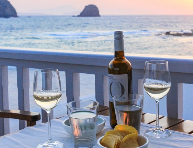 Vinho grego evolui e é redescoberto pelo Brasil; veja quais são os melhores