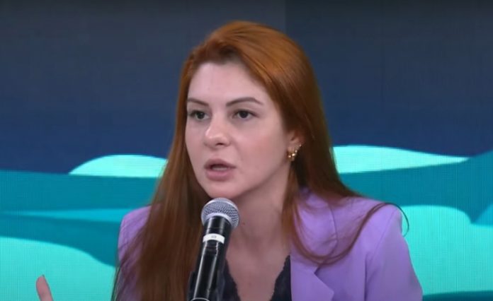 ‘Mulheres têm muitos privilégios em relação às suas condições’, diz Ana Campagnolo