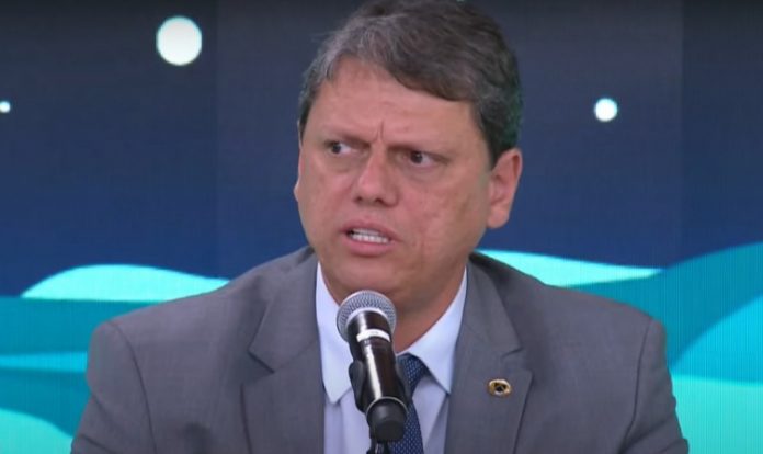 Tarcísio de Freitas diz que Doria não entendeu a realidade dos comerciantes durante a pandemia