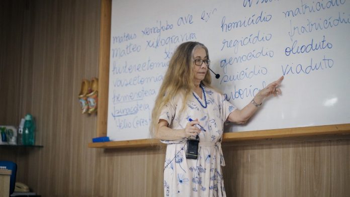 Zarinha Centro de Cultura realiza ação social que distribui 100 bolsas de estudo para alunos da rede pública estadual