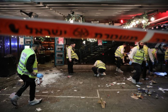 Tiroteio no centro de Tel Aviv, em Israel, deixa pelo menos 2 mortos e 16 feridos