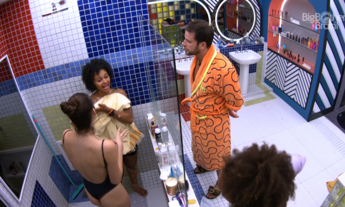 ‘BBB 22’: Natália é cobrada sobre gasto de água, xinga Douglas e discute com Gustavo: ‘Não vem balançar o beiço’