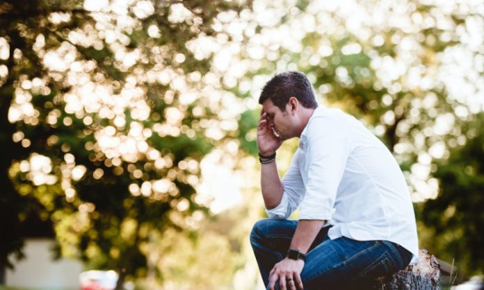 Entenda o que é a multimorbidade física na meia-idade e qual sua relação com a depressão