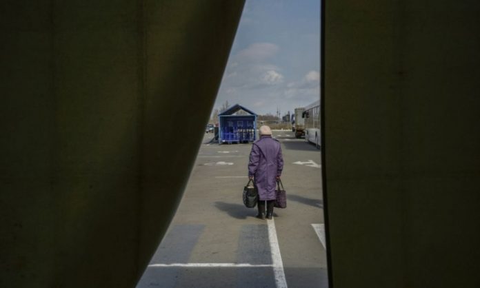 Cruz Vermelha acolhe 500 civis que fugiram de Mariupol