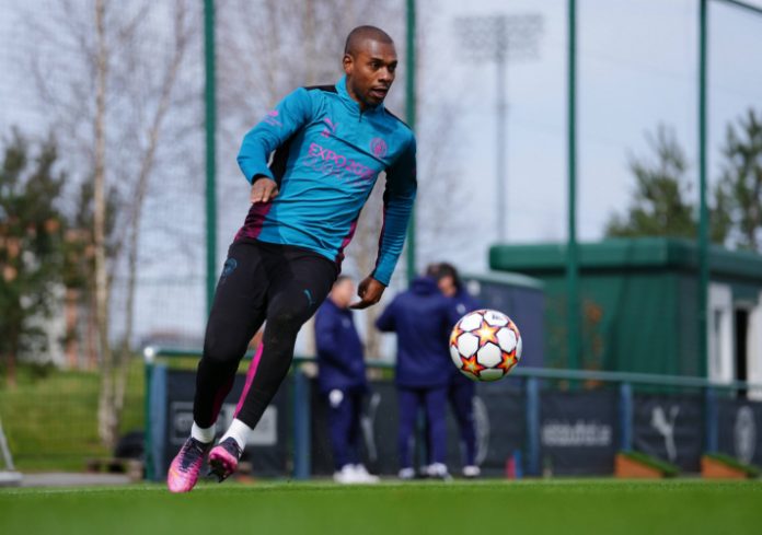 Fernandinho diz que deixará o Manchester City e indica retorno ao futebol brasileiro