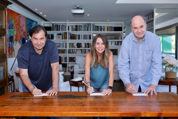 Rodrigo Maia se filia ao PSDB e vai comandar a legenda no Rio de Janeiro