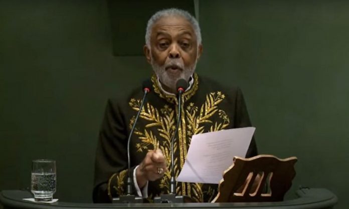 Gilberto Gil toma posse como membro da Academia Brasileira de Letras