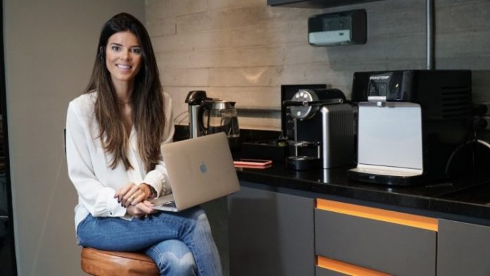 ‘Quando o mundo abriu as portas para a inovação, eu abri também’, conta Juliana Alencar