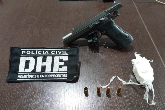 Suspeito de homicídio é preso com arma exclusiva do exército de Israel, no Sertão da Paraíba