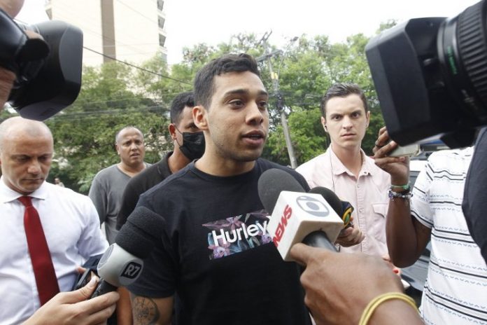 Conselho de Ética deve analisar vídeo em que Gabriel Monteiro beija criança