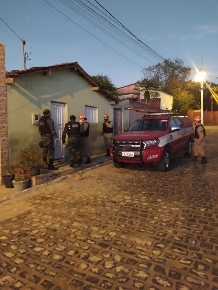 Operação cumpre mandados de busca e apreensão contra suspeitos de tráfico de drogas no Sertão da PB
