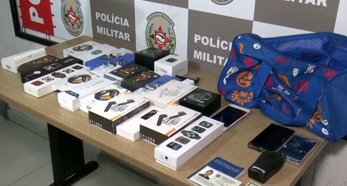 Homens são presos com objetos roubados de loja em João Pessoa