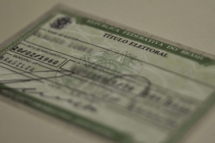 Veja como descobrir se o título de eleitor está em ordem e como regularizar pendências