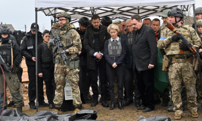 Na Ucrânia, autoridades da União Europeia se encontram com Zelensky e entregam questionário para adesão ao bloco