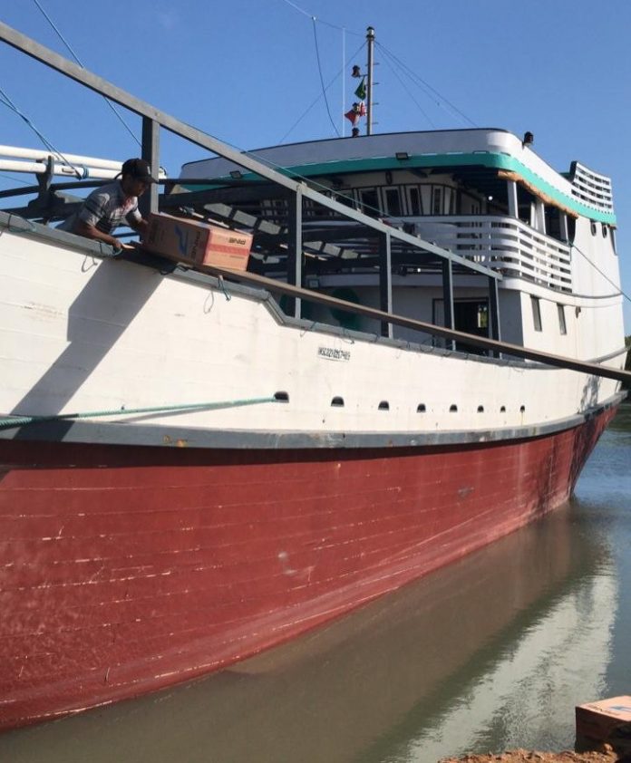 Carga de cigarros contrabandeados é apreendida em barco no RN; Polícia Federal estima 1,3 milhão de maços