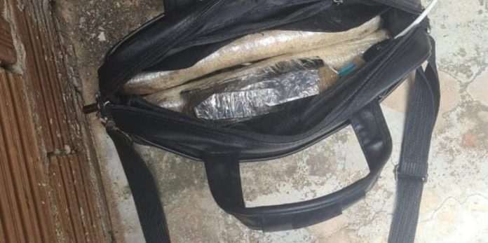 Policiais encontram explosivos ao lado de carro roubado na Zona Norte de Natal e Bope é acionado