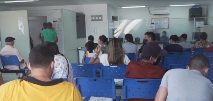 Médicos paralisam atendimentos em unidades de saúde de Natal por causa de atrasos em pagamentos