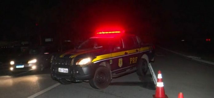 Idoso é atropelado por motociclista ao atravessar BR-101, na Paraíba