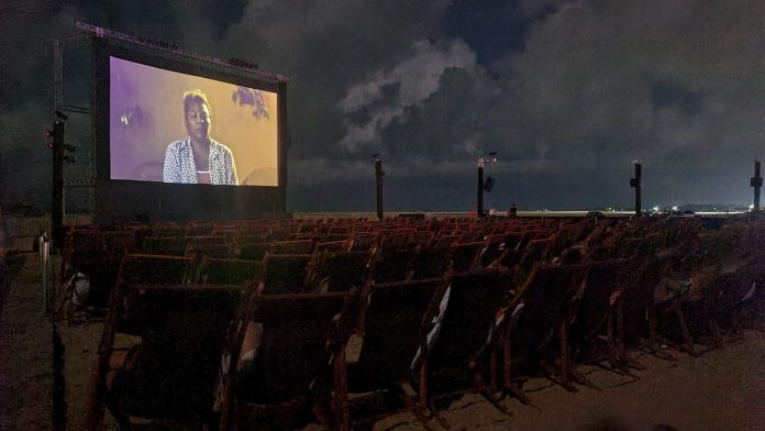 Abertura da 9ª Mostra de Cinema de Gostoso tem praia lotada com exibição de ‘Marte Um’