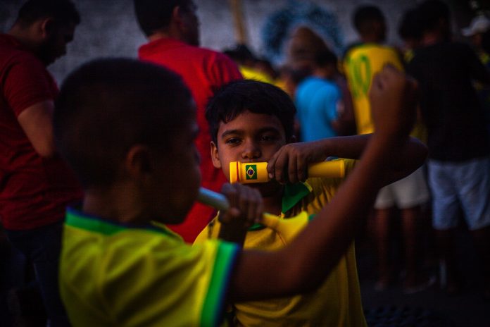 Fotógrafo registra torcida da população de capitais do Nordeste pelo Brasil na Copa: ‘Vira um evento’