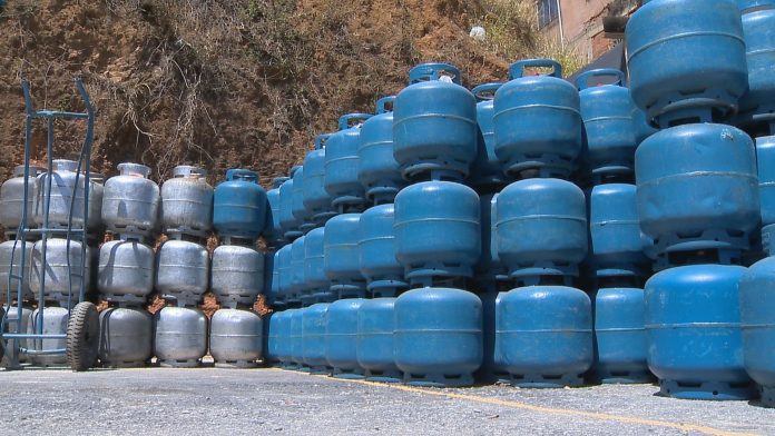 Após anúncio de redução nas refinarias, preço do botijão de gás cai no RN