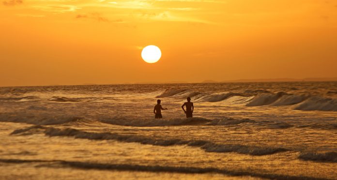 Verão começa nesta quarta (21) às 18h48; veja o que esperar da estação em todo o Brasil