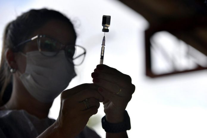 Vacinação contra Covid-19 em Natal tem horários alterados nesta sexta (2) devido ao jogo do Brasil