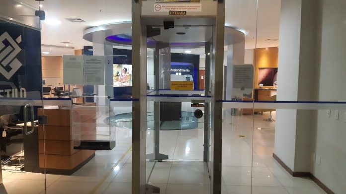 Gerente de banco é preso suspeito de envolvimento em roubo de R$ 1,3 milhão em agência de Natal