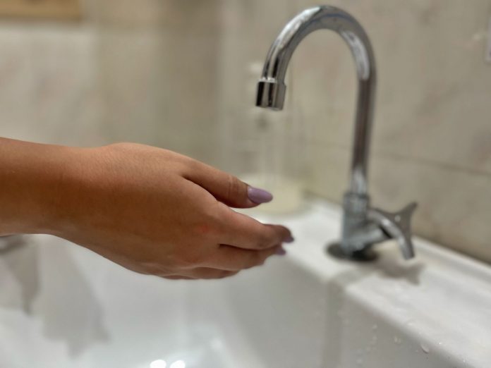 Macaíba tem abastecimento de água suspenso para reparo em vazamento de adutora