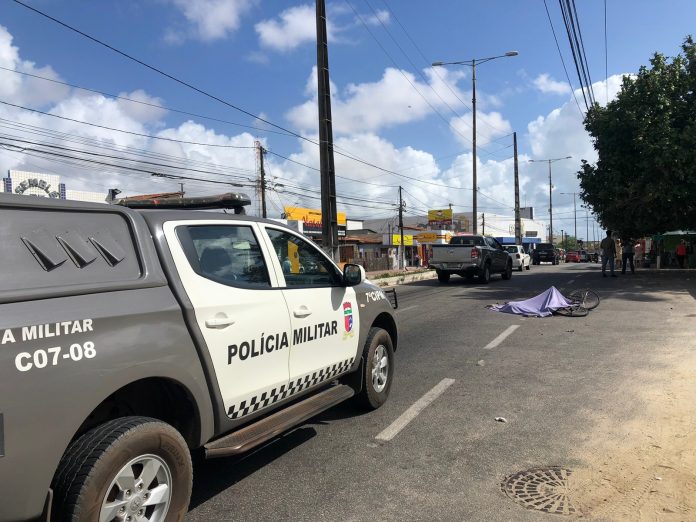 Ciclista morre após ser atropelado por ônibus em Natal