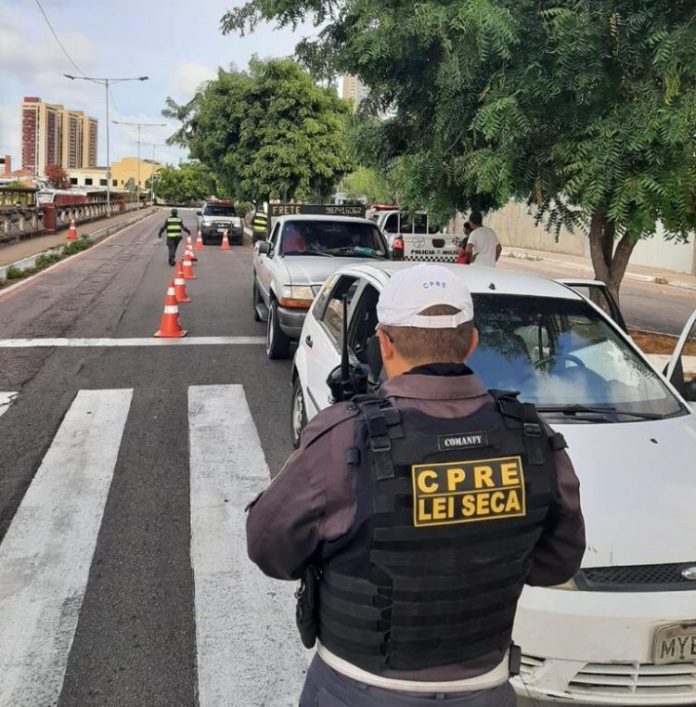 Operação Lei Seca autua 51 motoristas e prende 11 pessoas durante o fim de semana em Natal