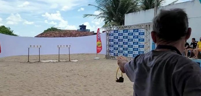 Cidade do RN promove campeonato de ‘baladeira’ com direito a narração, arbitragem e torcida na arquibancada