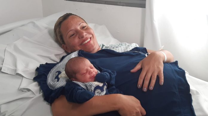 Primeiro bebê de 2023 em Natal nasceu à 0h01 deste domingo (1º)