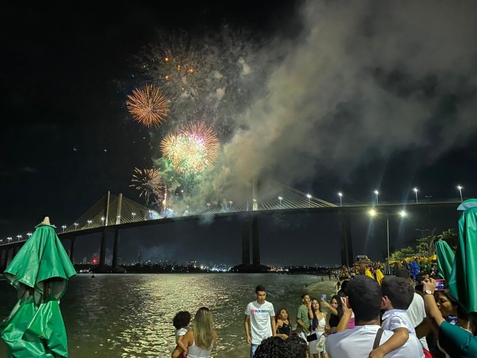 FOTOS: veja como foi a queima de fogos em Natal