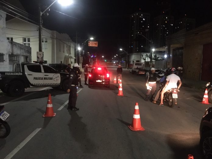 Vigilante é preso por pilotar sob efeito de álcool e não possuir habilitação na zona Leste de Natal