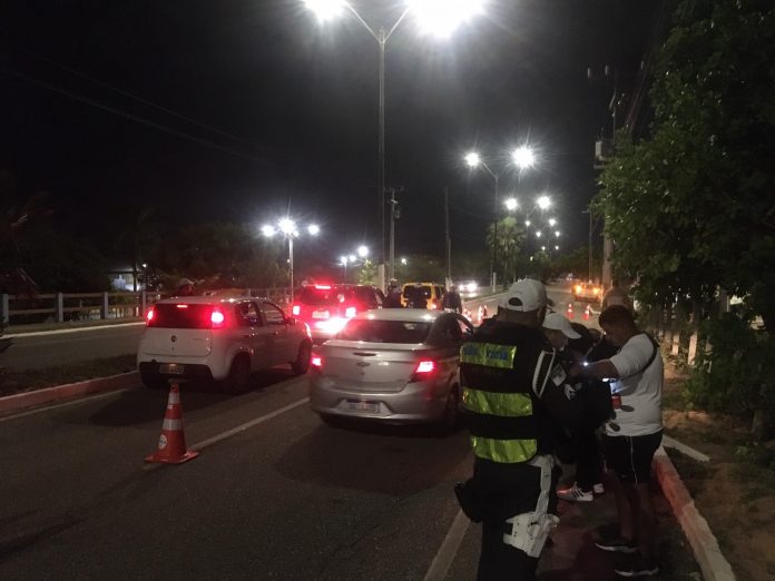 Operação Lei Seca: 18 motoristas são autuados por embriaguez ao volante na Praia de Cotovelo e em Natal