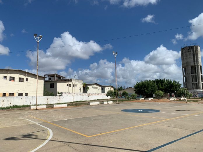 ‘Já havia acontecido antes’, diz mulher que presenciou choque elétrico que matou adolescente em quadra em Natal